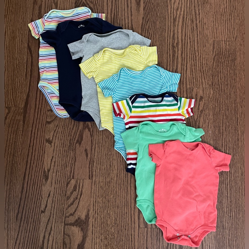 Lot of 8 Primary babysuits/bodysuits/onesies, 3-6M